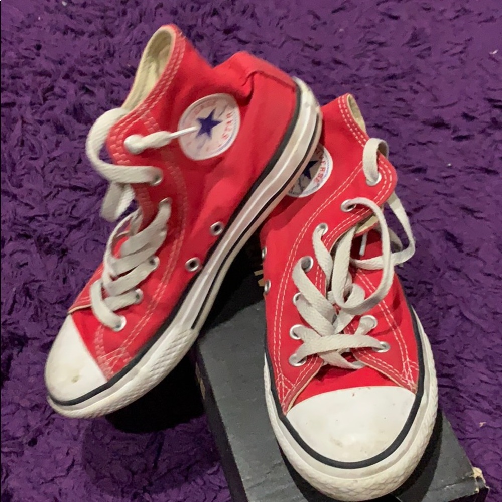 Converse - Picture 2 of 2